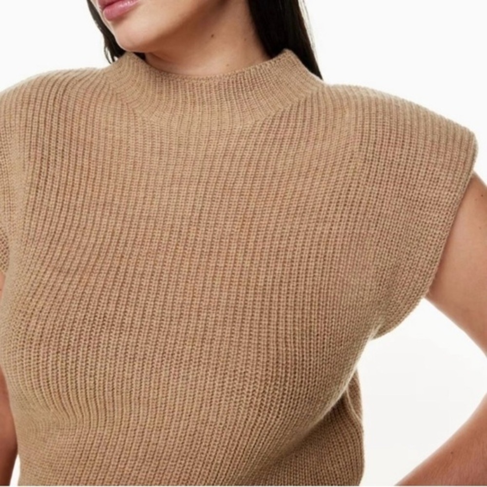 Aritzia Babaton Hazlitt Sweater Vest Heather Gold Camel M